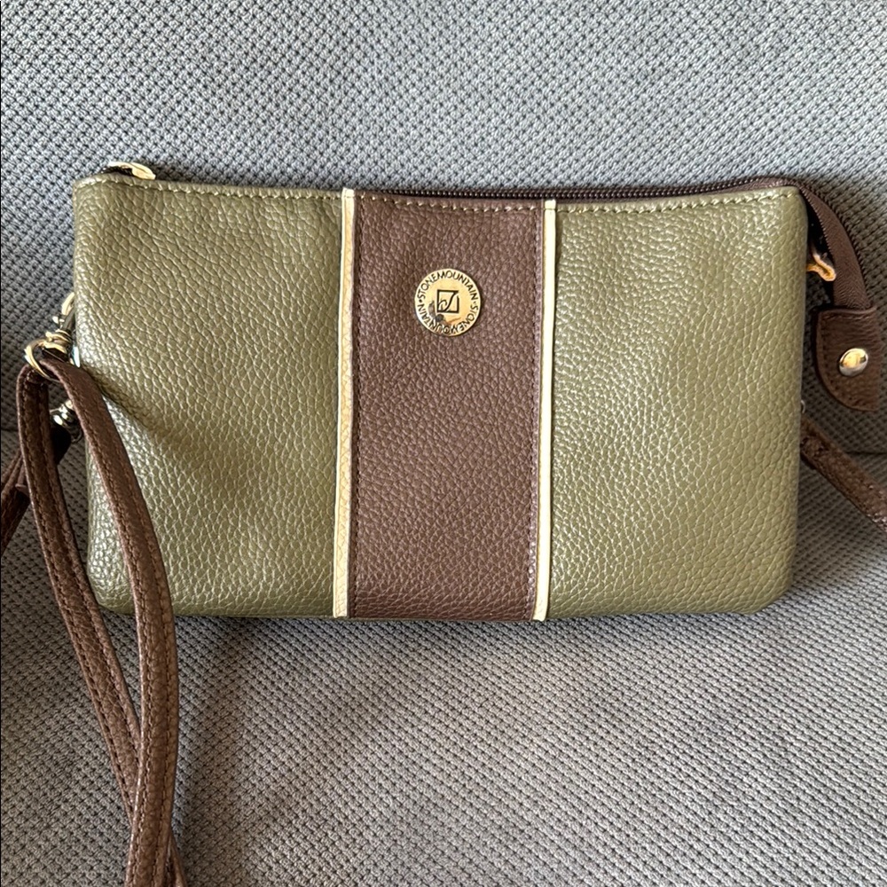 Stone Mountain Accessories Green and Brown Wristlet Clutch‎